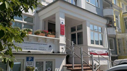 Aussenansicht der Löwenherz-Akademie